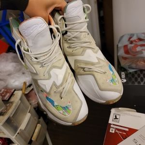 Nuke lebron 13 easter